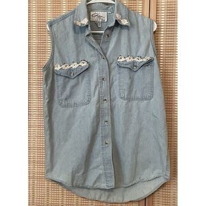 Chazzz Denim Women's Top Size Medium‎ Sleeveless Crochet Floral Pockets Cottage
